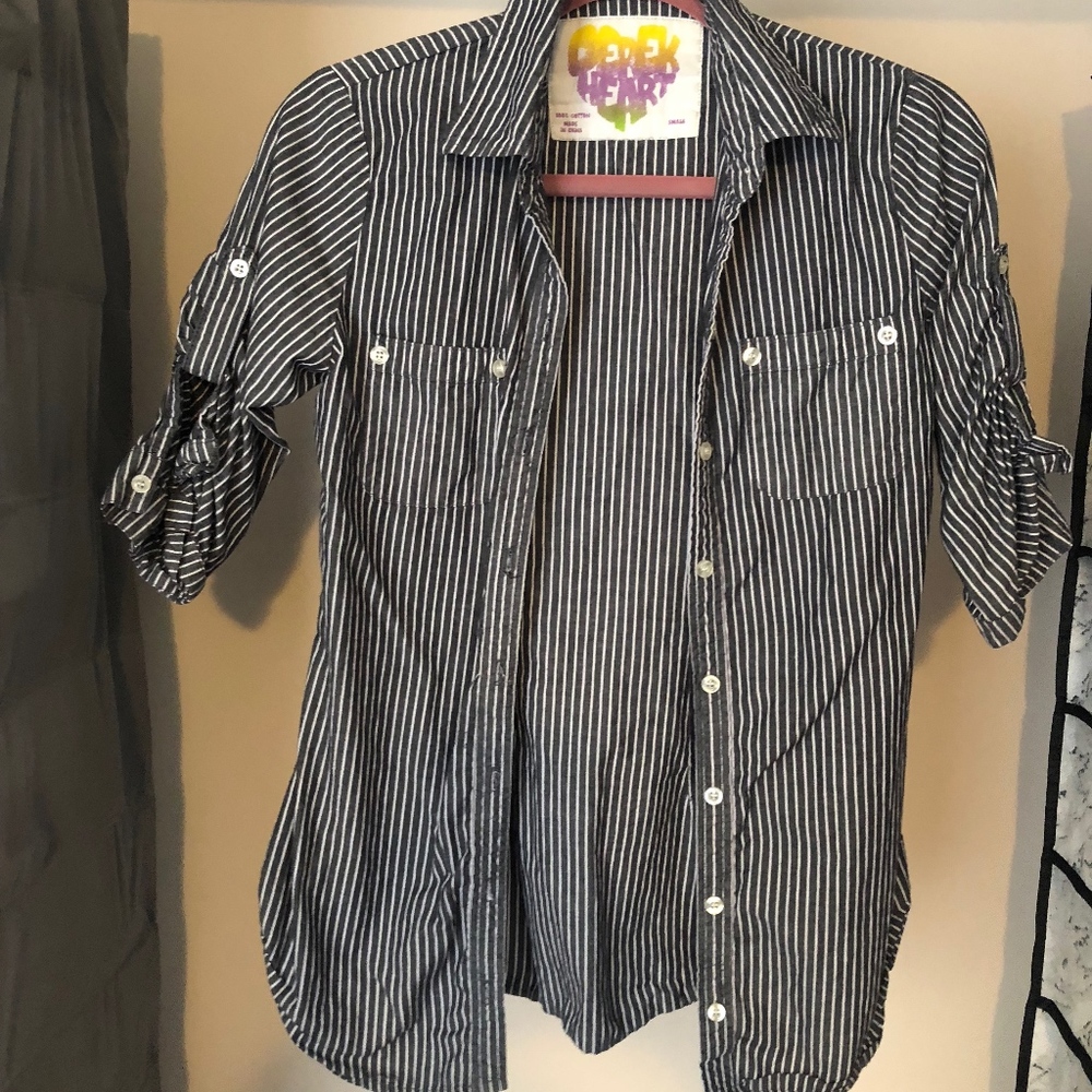 Pin Stripe Quarter Sleeve Button-Down
